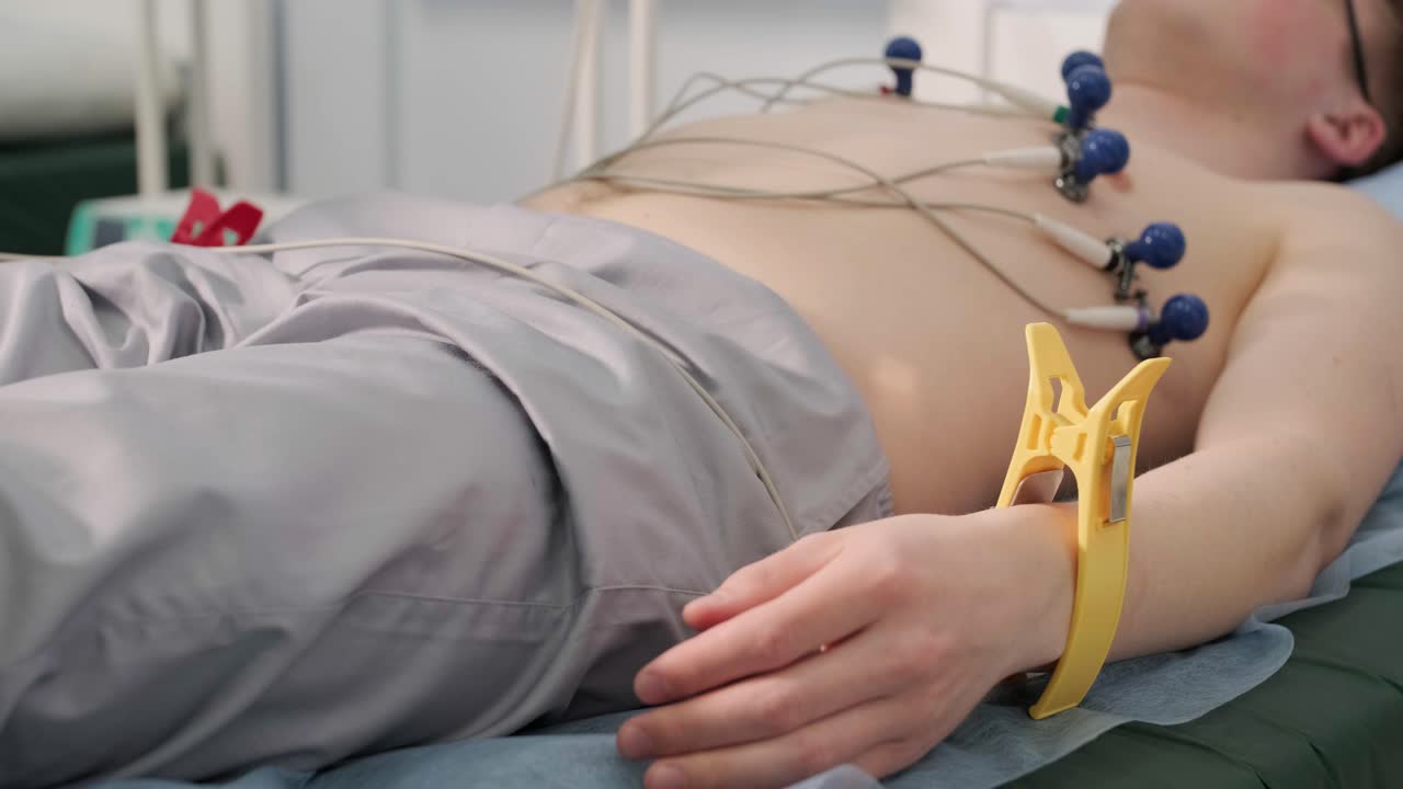 procedimiento de electrocardiograma