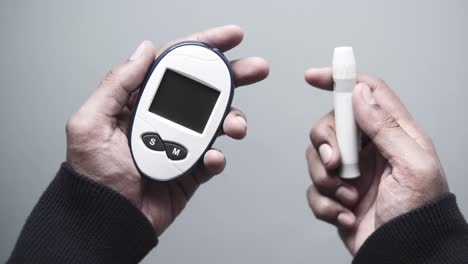 blood glucose meter and lancets