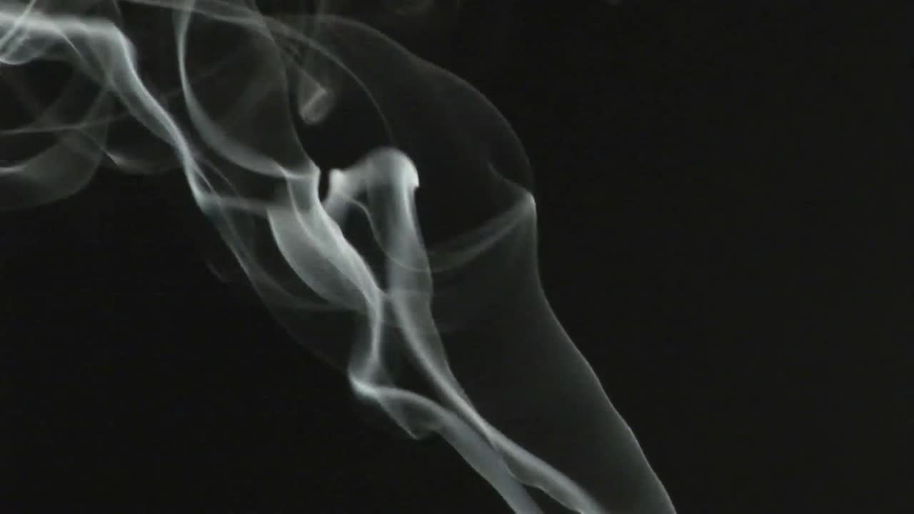 Filmato d'archivio di fumo che sale