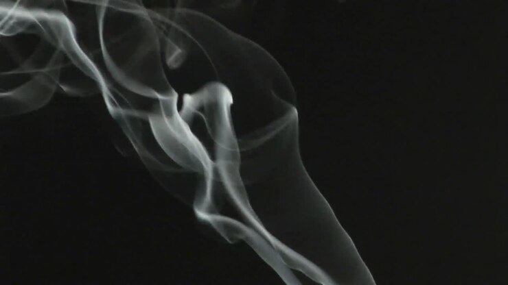 Filmato d'archivio di fumo che sale