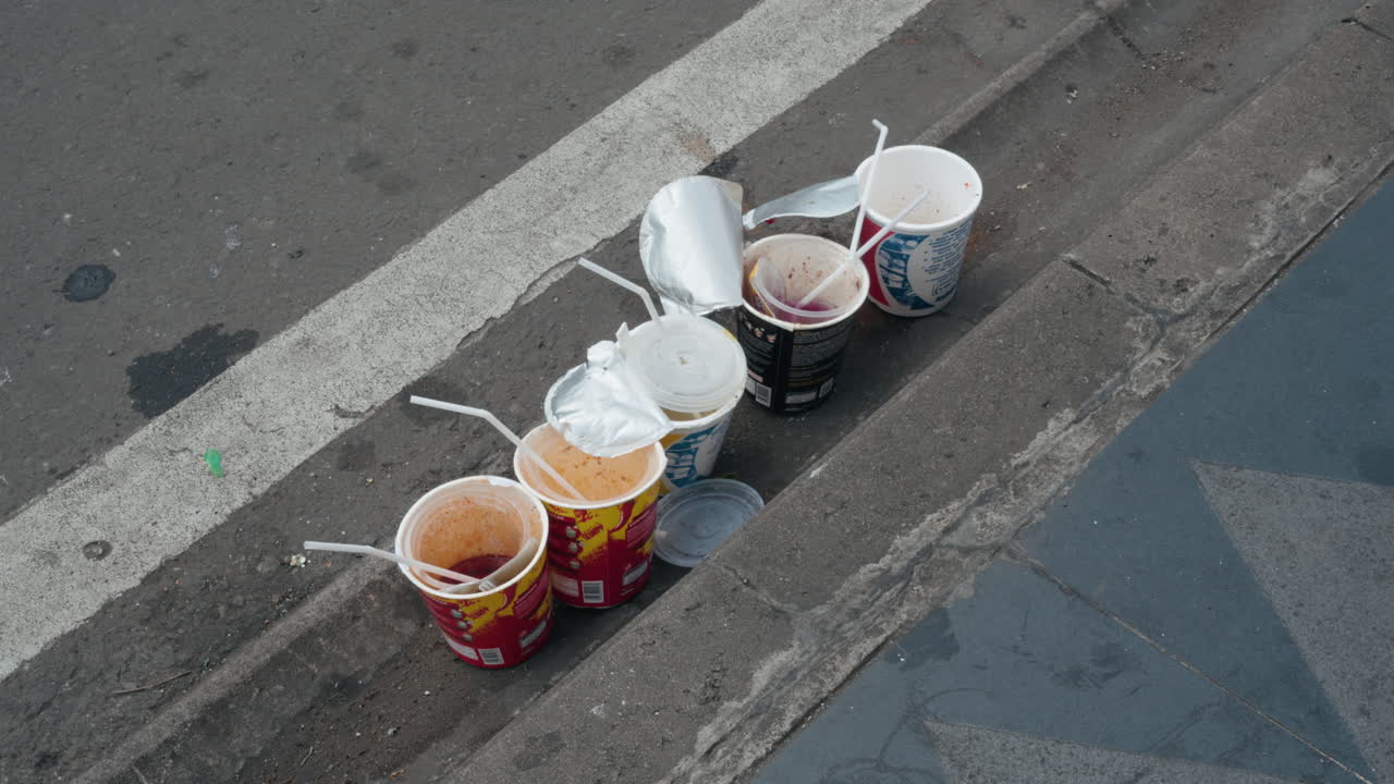 자카르타 인도네시아 시의 사이드 로드 스트리트에 있는 쓰레기 쓰레기 쓰레기