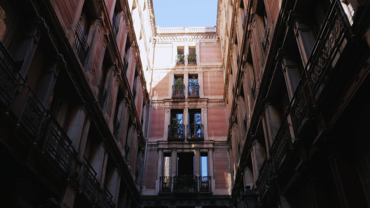 calles estrechas barrio gotico de barcelona 2