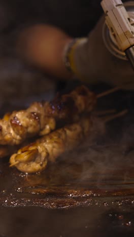 cocinar carne asada con un soplador