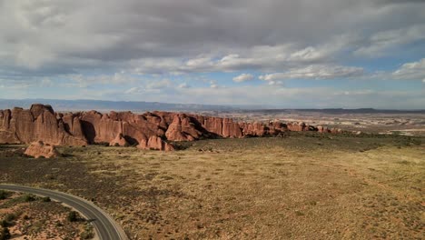 Malerische-Aussicht-Auf-Die-Sandsteinformation-Im-Arches-Nationalpark