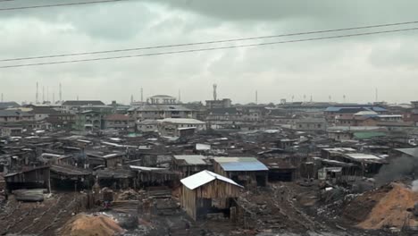 Fahrt-Entlang-Makoko.-Größter-Slum-In-Lagos,-Nigeria