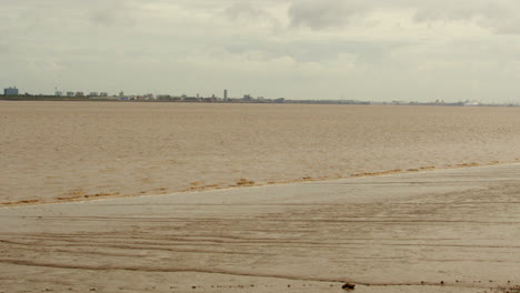 wide shot of the humber estuary showing low tide mudflats