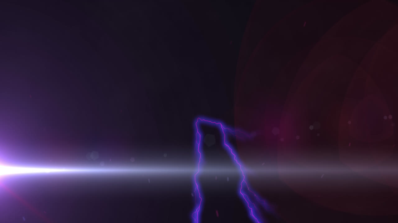 animación de destellos de relámpagos púrpura brillante y haz blanco de luz sobre un fondo oscuro