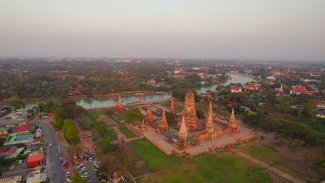 wat chaiwatthanaram buddhist temple in ayutthaya at sunset