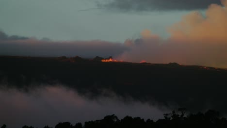 Mauna-Loa-erupting-on-Hawaii-Island-on-November,-28th-2022