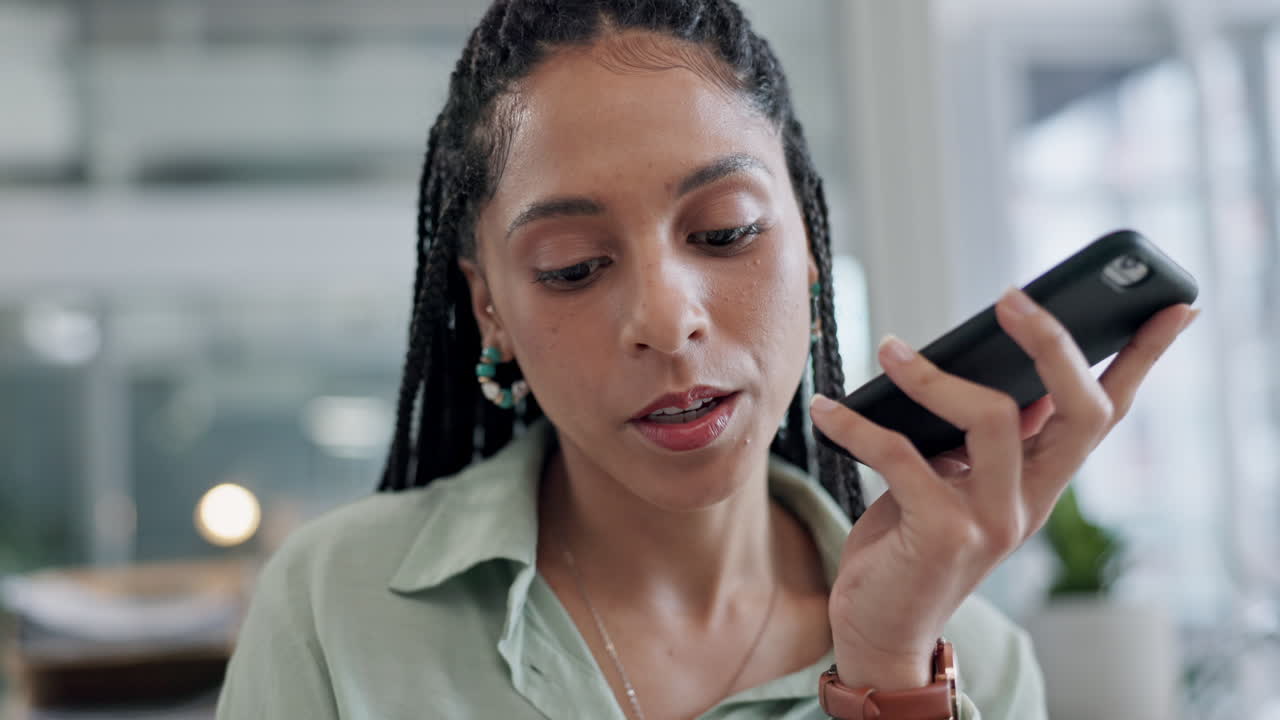 Business woman, phone call