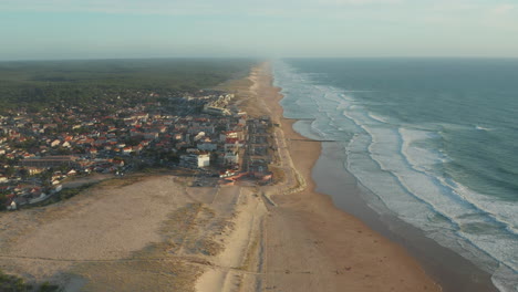 Lacanau,-France-Sufer-Spot-small-village-on-Ocean-at-Sunset