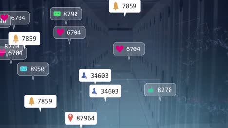 Social-Media-Symbole-Und-Benachrichtigungen,-Die-Daten-über-Den-Computerserverraum-Verarbeiten