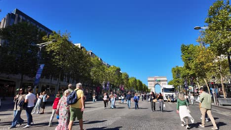 champs-élysées busy avenue street paris france arc de triomphe monument