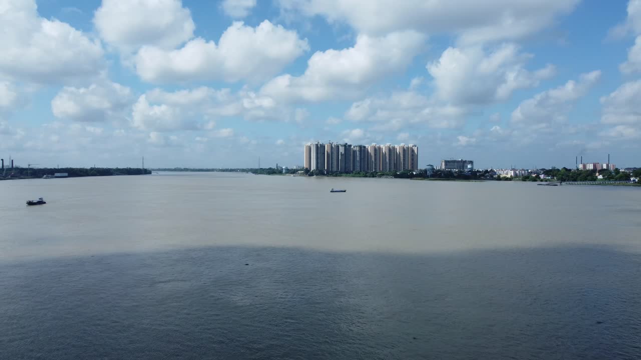 A civilização se desenvolveu em ambas as margens do rio Ganges
