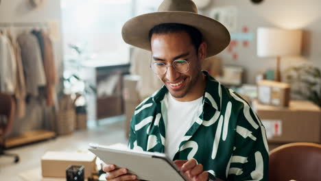 comercio electrónico, moda y hombre con tableta en la oficina