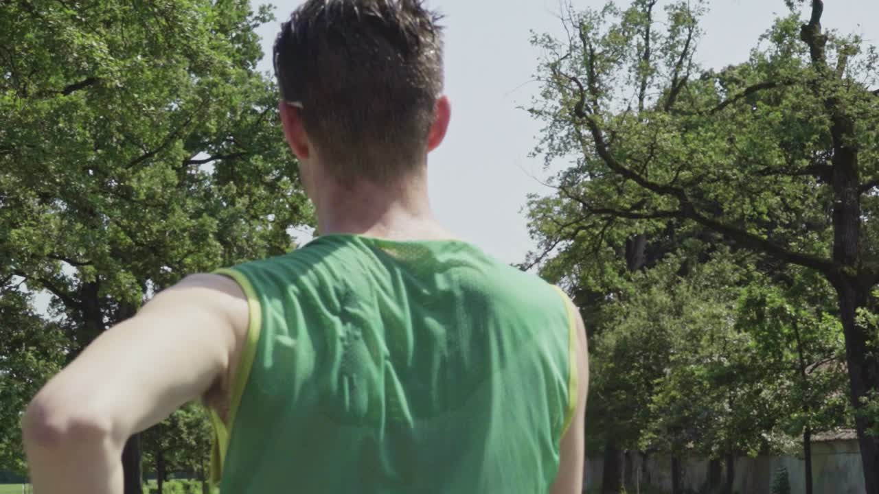 슬로우 모션으로 경주 걷기