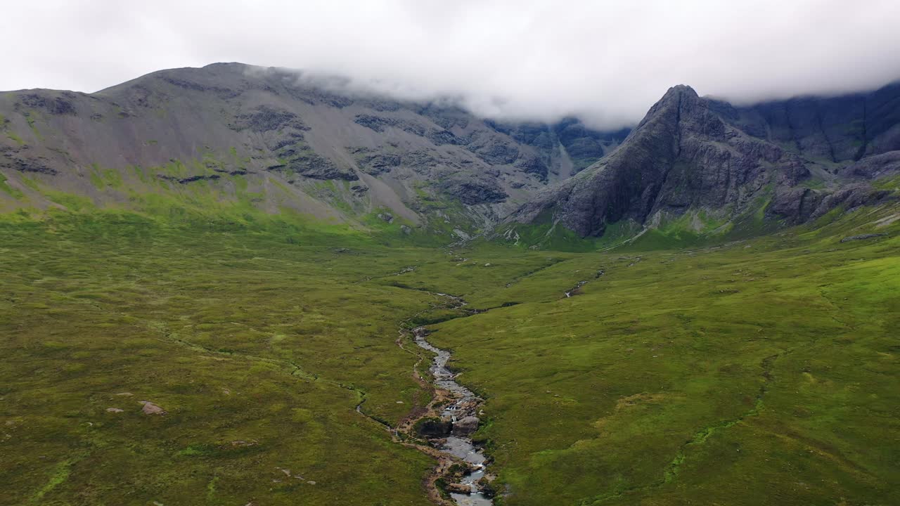 스카이 섬의 요정 연못, 스코틀랜드 고원, 스코틀랜드, 영국