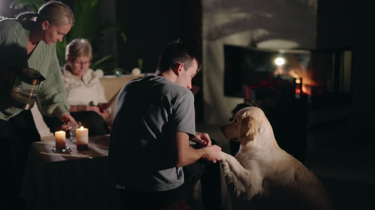 벽난로 의 가족 저녁 식사