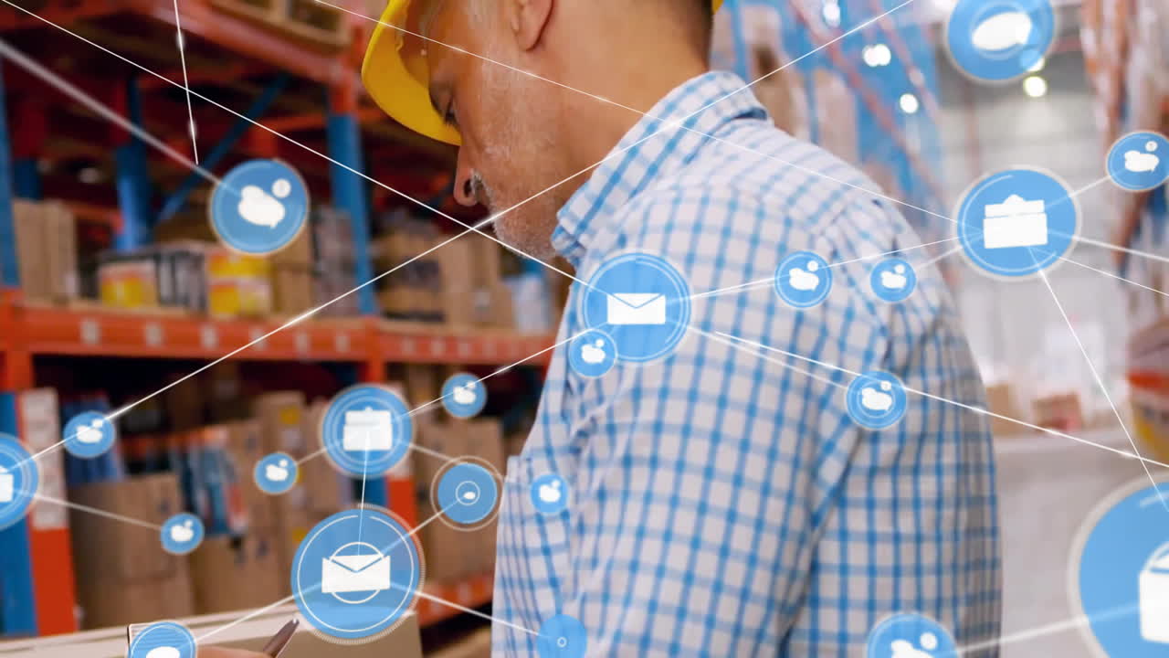 animación de una red de conexiones con iconos sobre un trabajador caucásico en un almacén