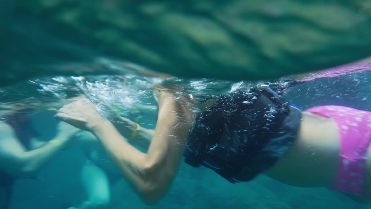 괴눅 협곡에서 바디 래프팅