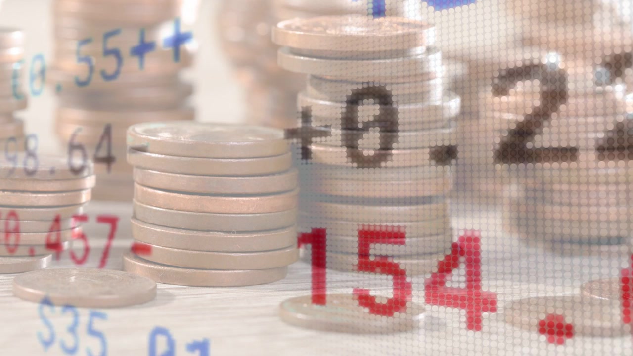 All'aggiornamento del prezzo, un ticker scorre su pile di monete, con colori cangianti, mostrando il valore di mercato in tempo reale.