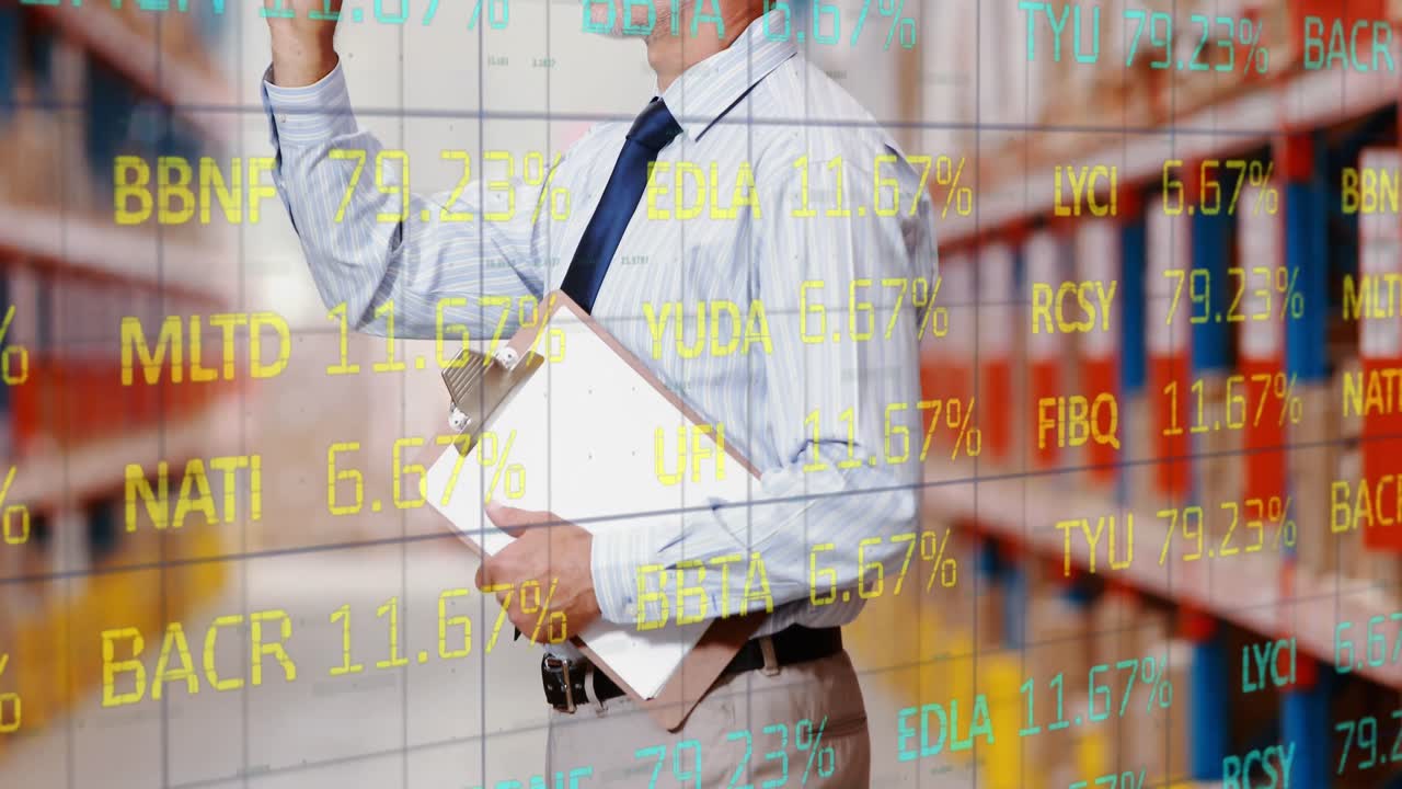 주식 시장 데이터 처리가 창고에서 주식을 검사하는 사람에 대항합니다.