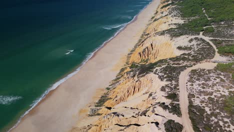 Vista-Aérea-De-La-Playa-Tropical-En-Comporta,-Portugal