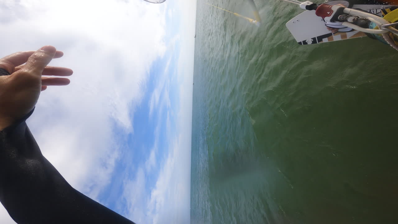 pov 사람 자유형 카이트서핑 베트남, 무이네의 해안선 근처