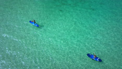 hay tanta diversión para tener en el mar.
