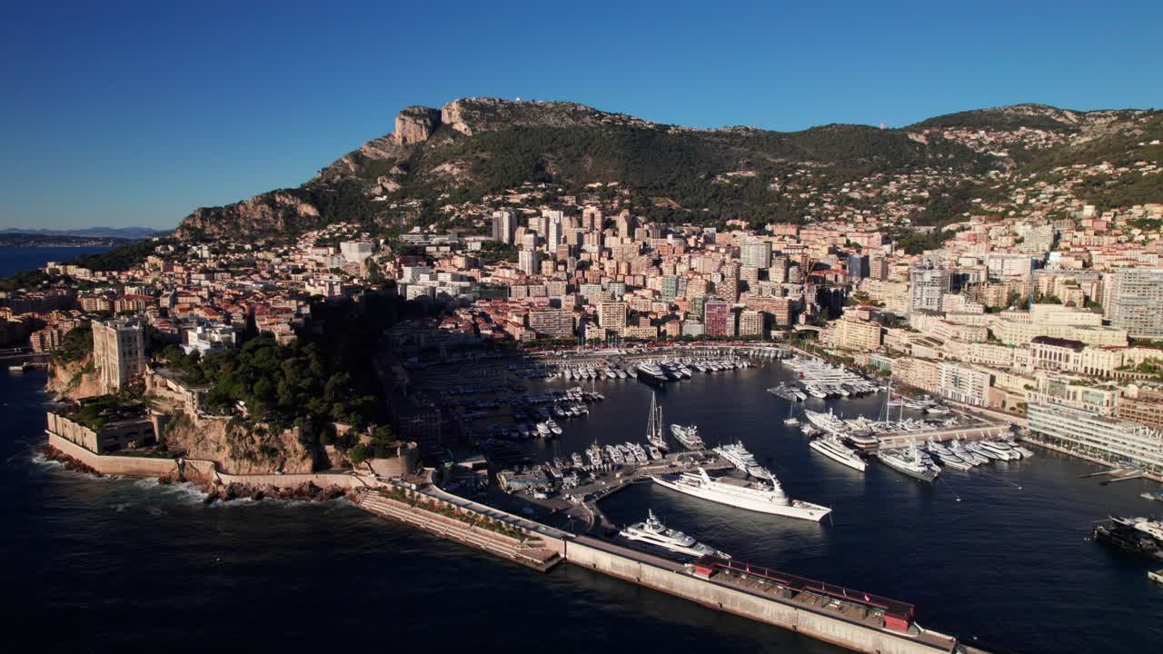 Monaco e Monte-Carlo, splendida ripresa aerea lunga, video 4K