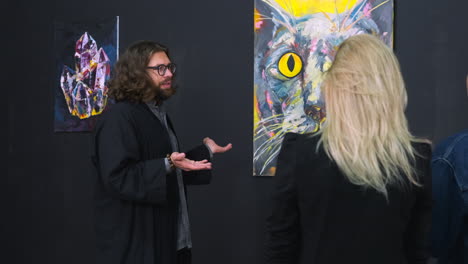 visita a una galería de arte