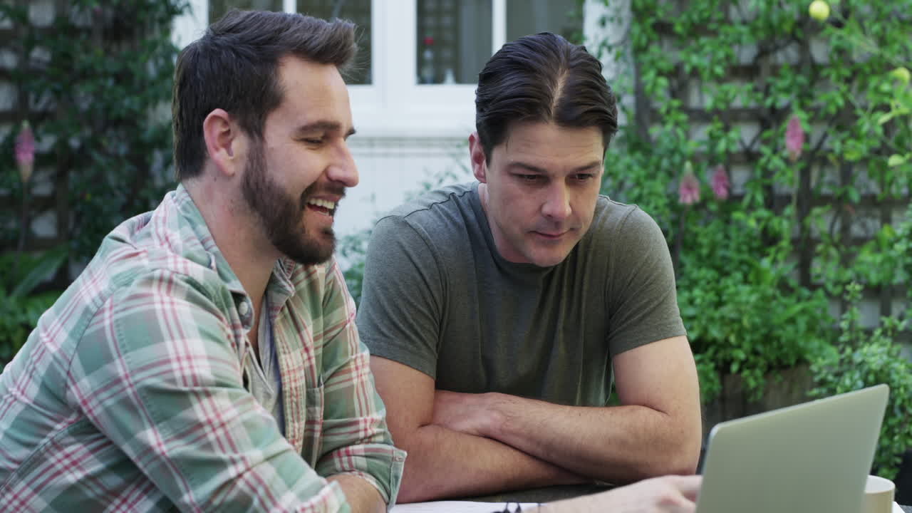 모든 사업은 어딘가에서 시작되어야 합니다.