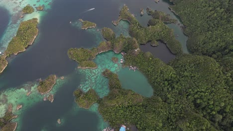 Blick-über-Die-Wunderschöne-Insel-Piaynemo-In-Raja-Ampat,-Indonesien
