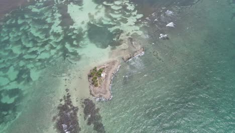 el mar de siete colores en su inmensidad, tomado de un avión no tripulado