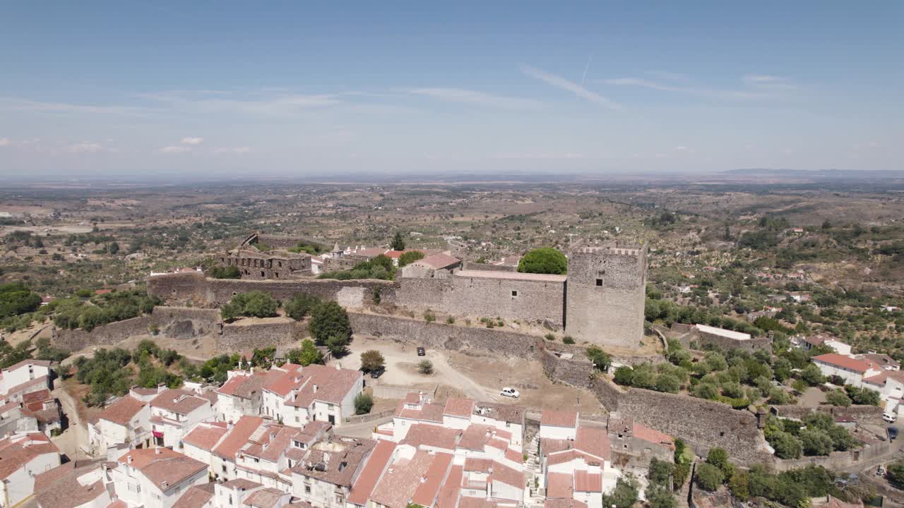 Castello arroccato di Castelo de Vide e paesaggio circostante, Portogallo