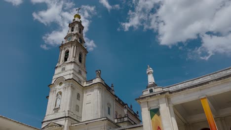 Vista-Cercana-Del-Santuario-De-Fatima