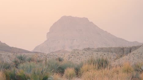 Foto-De-Hermosas-Montañas-De-Baluchistán-Durante-La-Puesta-De-Sol-En-Pakistán