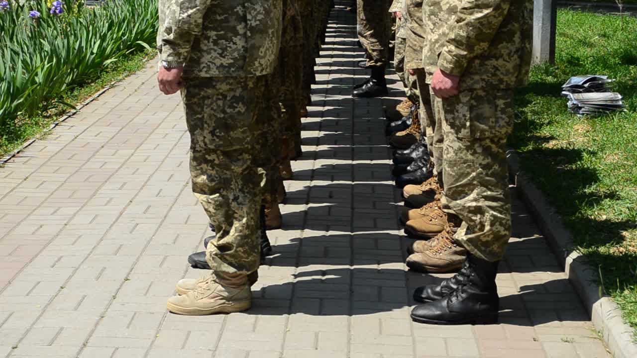 Принятие присяги морскими пехотинцами, Бердянск, Украина. Солдаты в строю