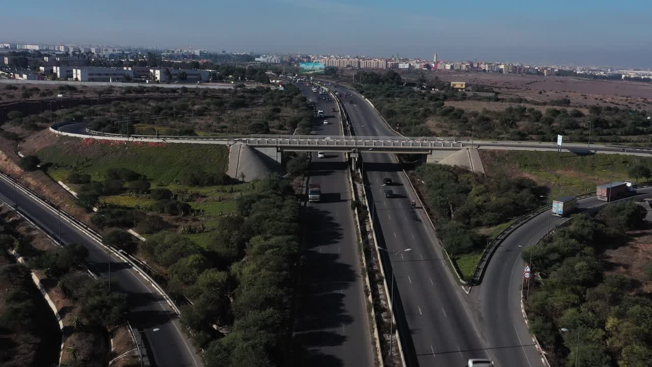 vista aérea de una carretera en casablanca