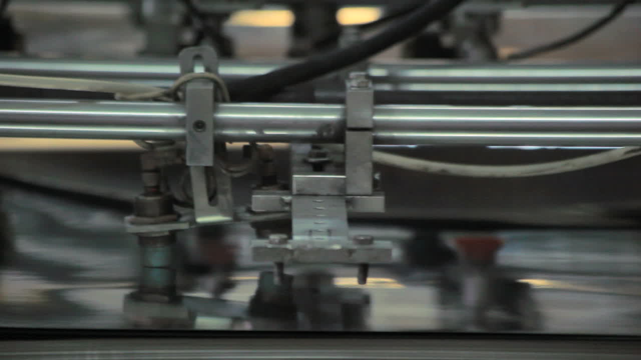 procesamiento del acero. máquina de envasado industrial. equipo de envasado de estaño