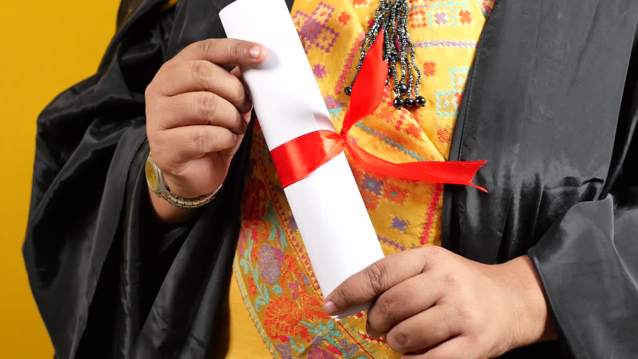 аспирант, имеющий аттестат