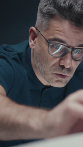 hombre de negocios enfocado