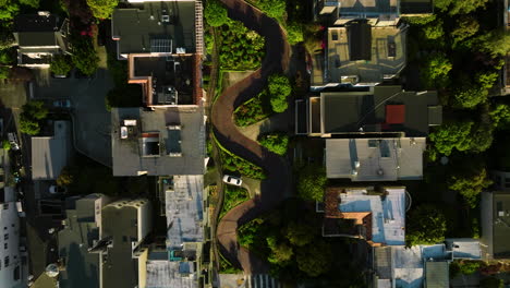 Aerial-View-Of-Crookedest-Street-Of-Lombard-In-San-Francisco,-United-States