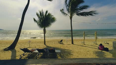lamai beach tailandia sol de la mañana