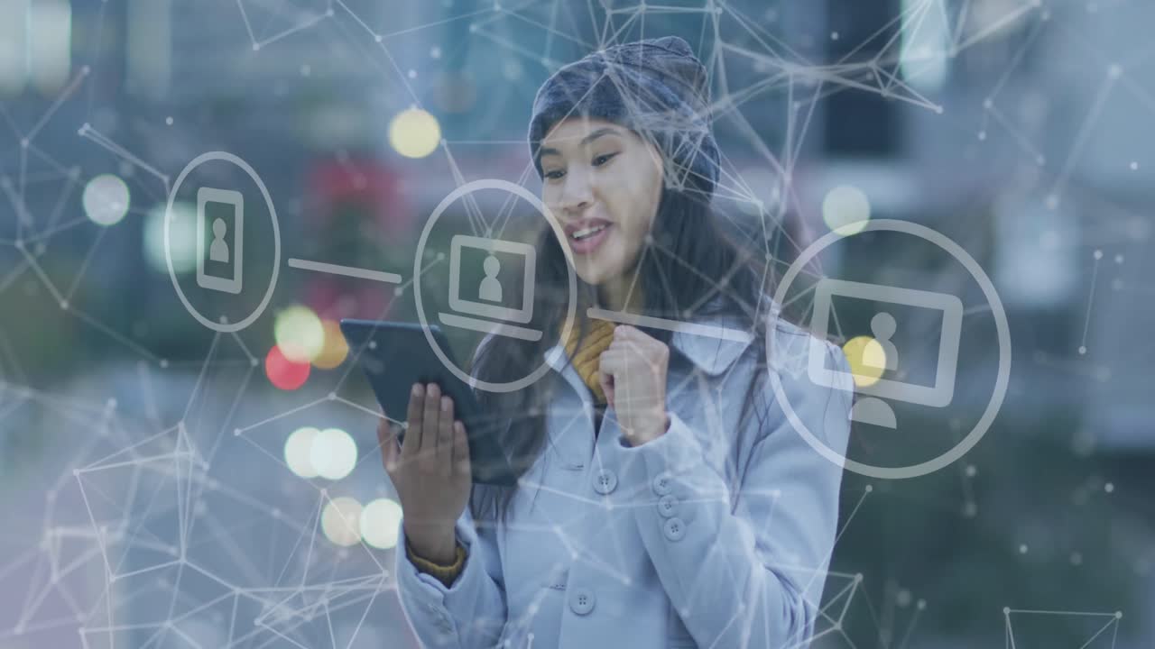 animación de la red de conexiones sobre mujer biracial usando tableta