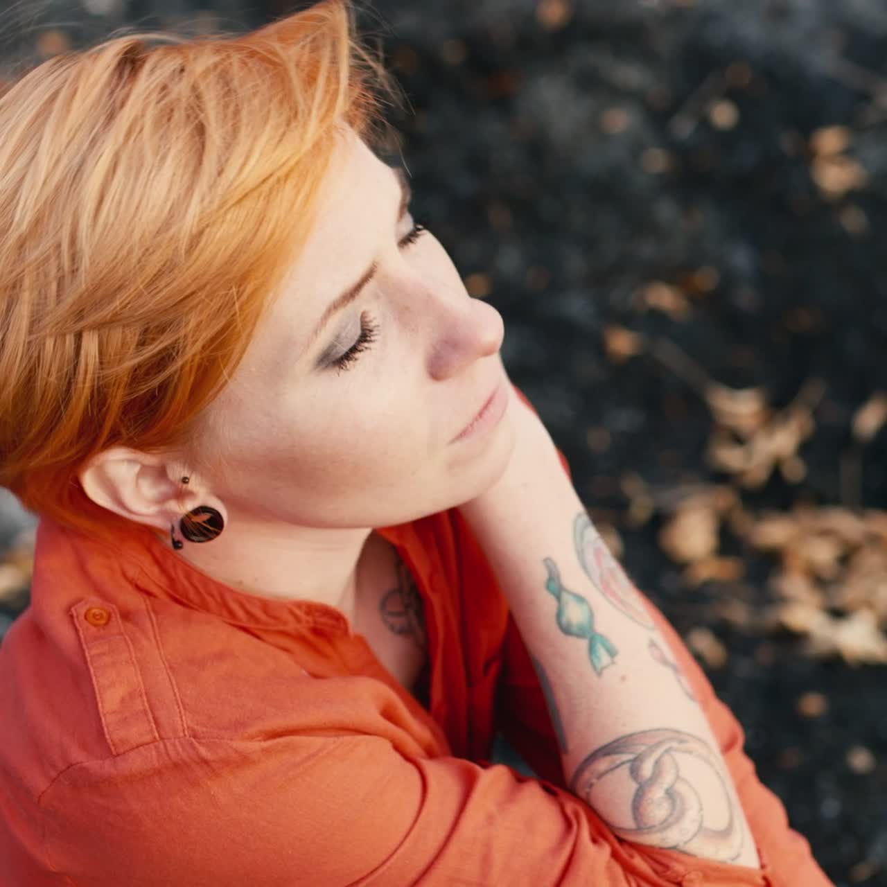 retrato de una joven pelirroja 2