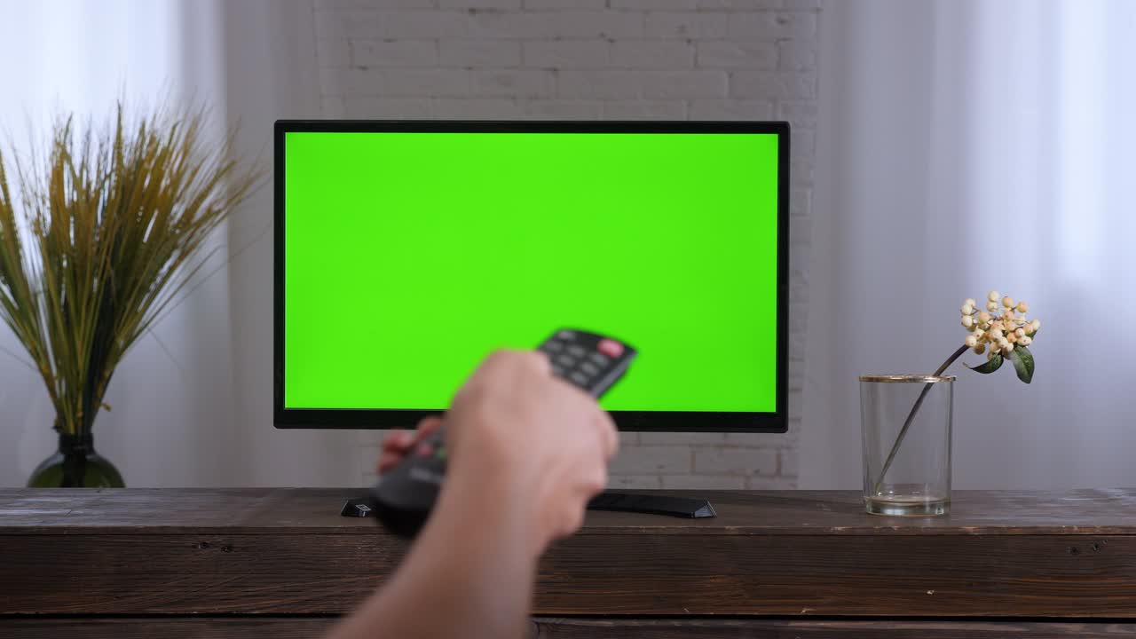 리모컨 손으로 채널 변경 tv 스크린 플라즈마 패널 스마트 tv 리모컨 플래트 스크린 lcd tv 홈 시청 tv 모형 거실 tv 녹색 크로마 키 스크린 tv 세트 2000