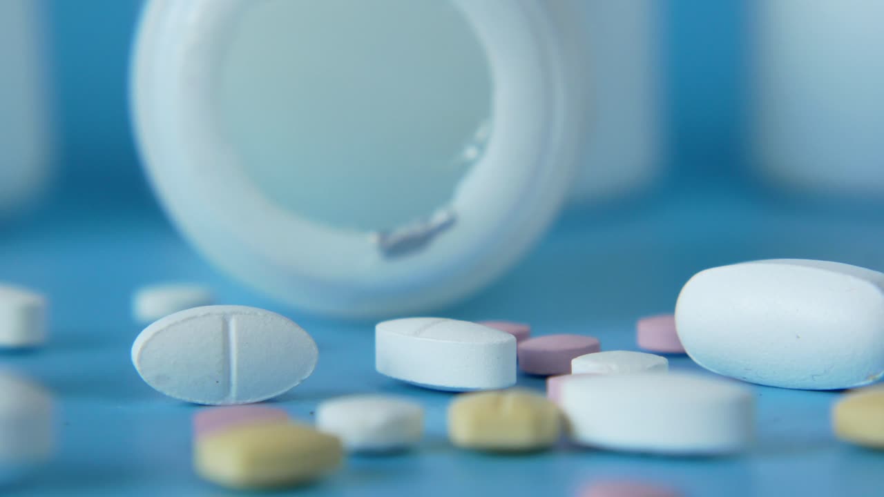 다양한 약과 약병