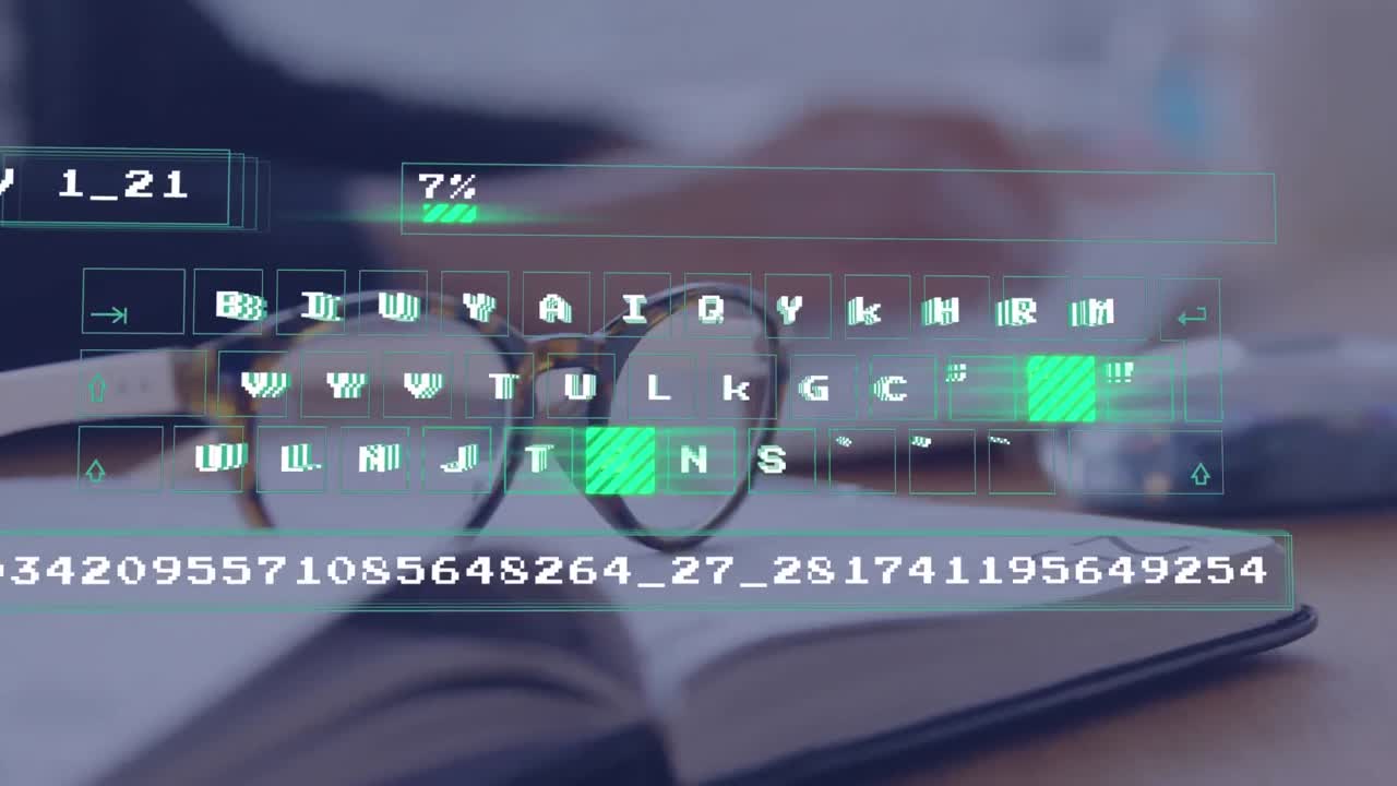 animación de procesamiento de datos de teclado virtual contra gafas sobre libro abierto en mesa de madera