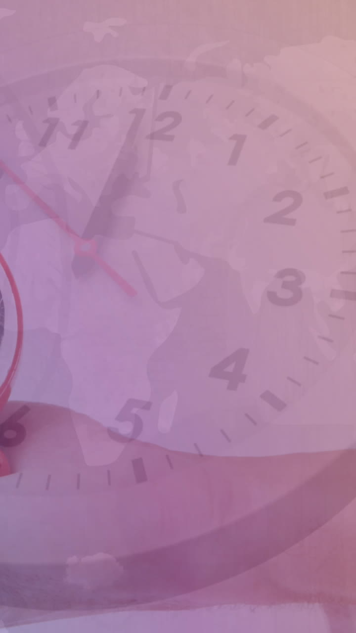 Animatie van een klok over een hand die een klok vasthoudt